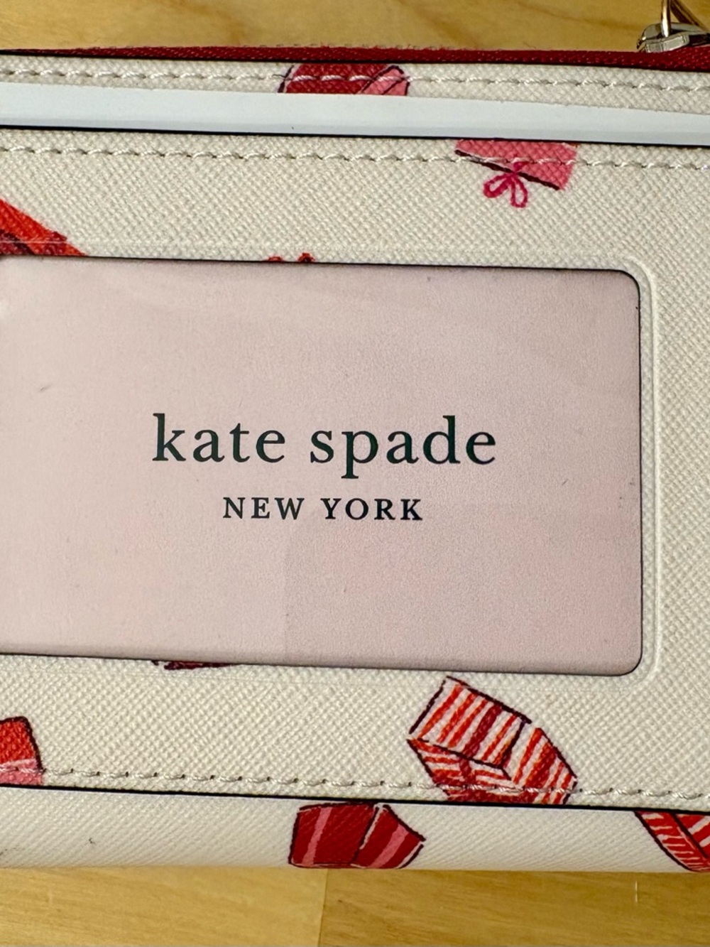 kate spade cream wallet with pink and red gift print - Picture 2 of 7
